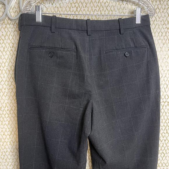 NWOT UNIQLO Dark Gray Plaid Straight Leg Business Mens Stretch Slacks Size 30-33 - Picture 8 of 10